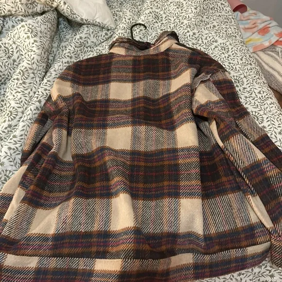 shacket - Picture 2 of 3